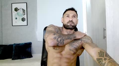 Snapshot of rogers_p chatting on 01/20/25, 03:07 Rogers online show from 01/20/25, 03:07