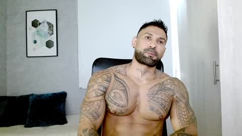 Snapshot of rogers_p chatting on 01/24/25, 02:08 Rogers online show from 01/24/25, 02:08