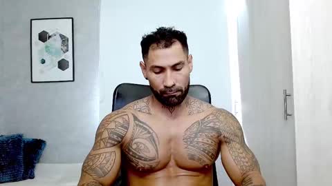 Snapshot of rogers_p chatting on 02/26/25, 03:30 Rogers online show from 02/26/25, 03:30