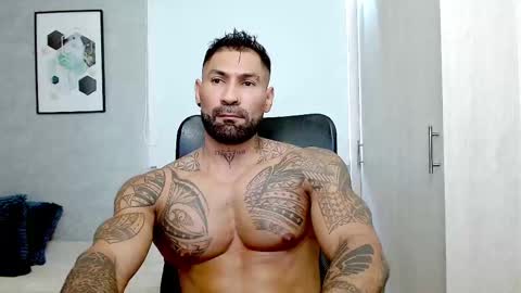 Snapshot of rogers_p chatting on 02/28/25, 03:04 Rogers online show from 02/28/25, 03:04