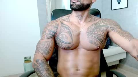 Snapshot of rogers_p chatting on 10/17/25, 04:09 Rogers online show from 10/17/25, 04:09