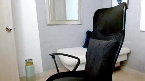 Snapshot of rogers_p chatting on 10/20/25, 08:15 Rogers online show from 10/20/25, 08:15