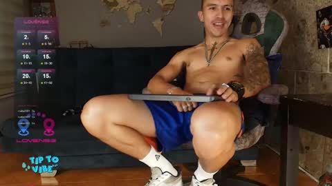 Snapshot of rogert_xx chatting on 05/12/26, 09:12 Rogert online show from 05/12/26, 09:12