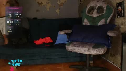 Snapshot of rogert_xx chatting on 05/27/26, 01:35 Rogert online show from 05/27/26, 01:35