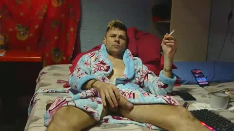 Snapshot of rogobeteilie chatting on 03/05/26, 09:27 Banderas online show from 03/05/26, 09:27