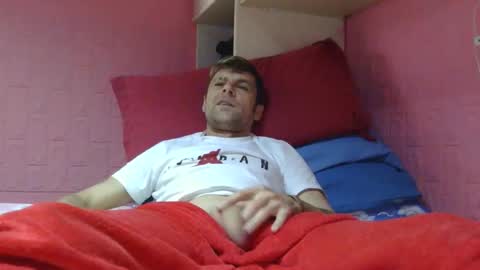 Snapshot of rogobeteilie chatting on 04/03/26, 10:35 Banderas online show from 04/03/26, 10:35