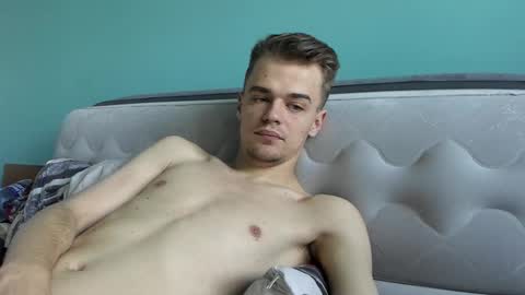 taylor fox online show from 10/07/25, 10:12