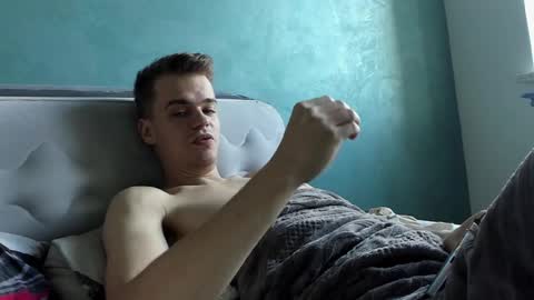 taylor fox online show from 10/10/25, 10:25