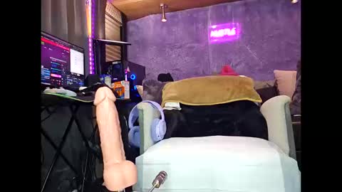 Snapshot of roknblaze chatting on 10/12/25, 03:38 Rok-N-Blaze online show from 10/12/25, 03:38