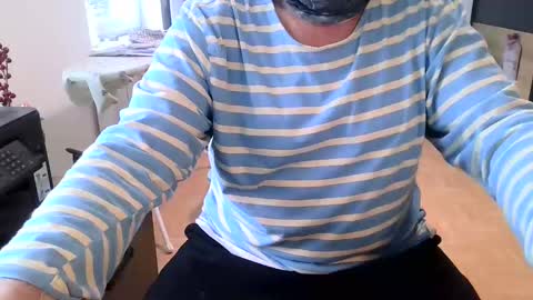 Snapshot of rolandloser1000 chatting on 01/05/25, 09:59 rolandloser1000 online show from 01/05/25, 09:59