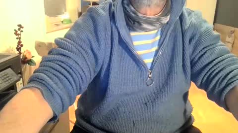 Snapshot of rolandloser1000 chatting on 01/09/25, 06:15 rolandloser1000 online show from 01/09/25, 06:15