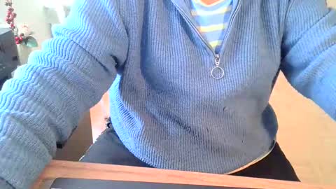 Snapshot of rolandloser1000 chatting on 01/10/25, 08:51 rolandloser1000 online show from 01/10/25, 08:51