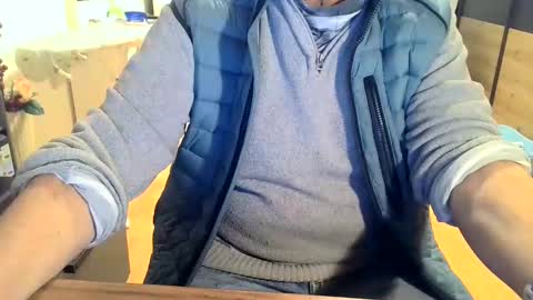 Snapshot of rolandloser1000 chatting on 01/19/25, 04:25 rolandloser1000 online show from 01/19/25, 04:25