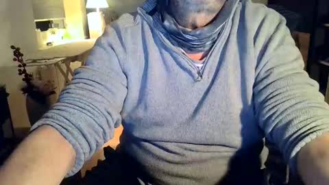 Snapshot of rolandloser1000 chatting on 01/22/25, 04:33 rolandloser1000 online show from 01/22/25, 04:33