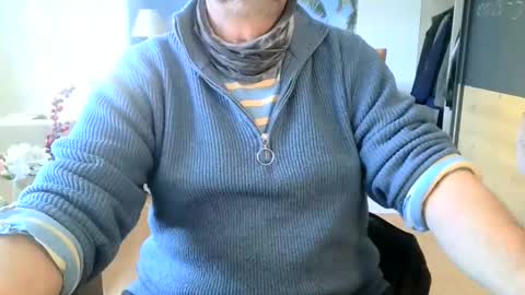 Snapshot of rolandloser1000 chatting on 02/04/25, 09:28 rolandloser1000 online show from 02/04/25, 09:28