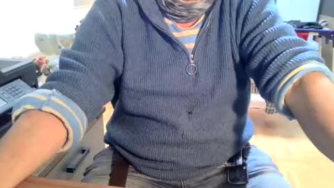 Snapshot of rolandloser1000 chatting on 02/04/25, 05:12 rolandloser1000 online show from 02/04/25, 05:12