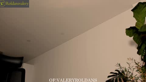 Valery Roldans online show from 12/22/24, 05:56