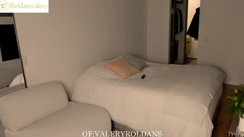 Valery Roldans online show from 12/29/24, 05:53