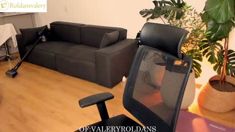 Valery Roldans online show from 02/06/25, 06:51