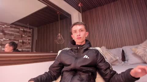 Snapshot of rolito18_ chatting on 01/25/25, 05:51 twink juli online show from 01/25/25, 05:51