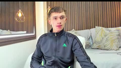 Snapshot of rolito18_ chatting on 02/23/25, 03:29 twink juli online show from 02/23/25, 03:29