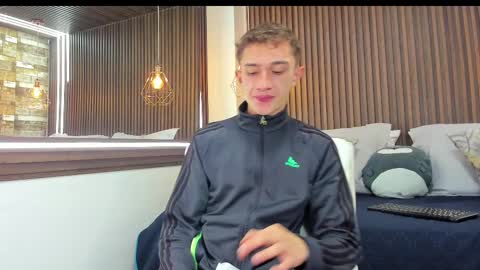Snapshot of rolito18_ chatting on 03/07/25, 03:40 twink juli online show from 03/07/25, 03:40