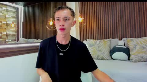 Snapshot of rolito18_ chatting on 03/10/25, 02:50 twink juli online show from 03/10/25, 02:50