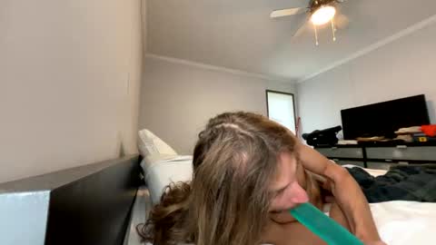 Rollinintheweeds online show from 10/08/25, 05:10