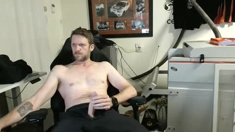 Snapshot of rolly6060 chatting on 09/21/25, 04:19 TheSeccy online show from 09/21/25, 04:19