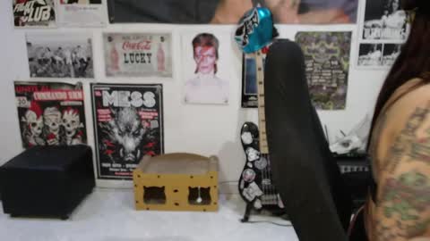 Snapshot of rollyderolandia666 chatting on 05/18/26, 10:48 Rolly online show from 05/18/26, 10:48