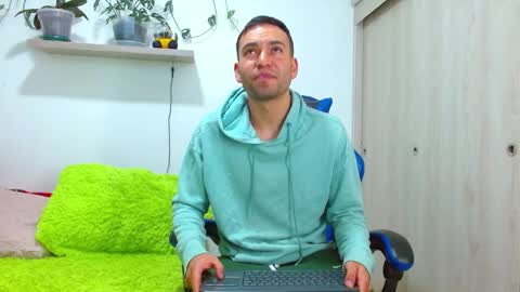 rolos_hot32 online show from 01/08/26, 02:41