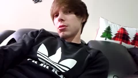 Snapshot of rolper27 chatting on 12/22/25, 05:37 Rolper27 online show from 12/22/25, 05:37