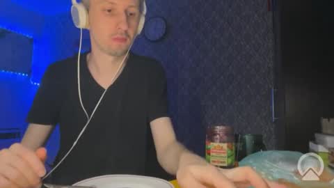 Snapshot of roma305991 chatting on 03/23/26, 10:03 roma305991 online show from 03/23/26, 10:03