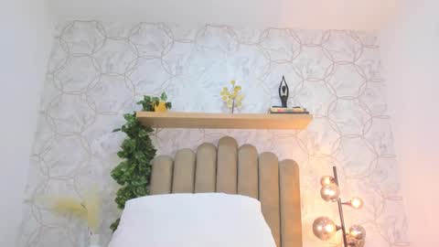   online show from 11/05/25, 12:16