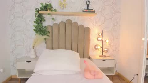   online show from 11/29/25, 12:41