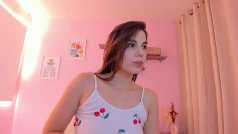 Snapshot of roma_lovee chatting on 06/15/26, 11:23 Roma online show from 06/15/26, 11:23