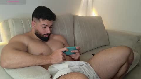 Snapshot of roman_lux chatting on 01/07/26, 03:42 Roman Lux online show from 01/07/26, 03:42