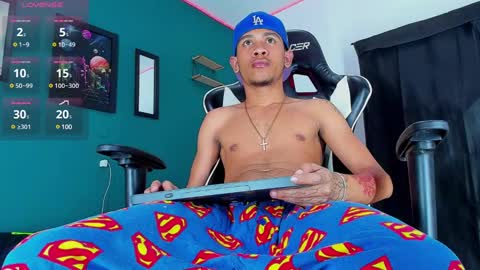 Snapshot of romancartier_ chatting on 03/05/25, 03:40 Roman Cartier online show from 03/05/25, 03:40