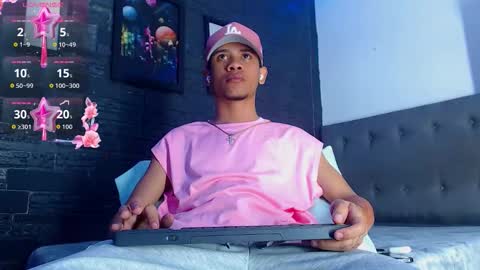 Snapshot of romancartier_ chatting on 10/18/25, 10:38 Roman Cartier online show from 10/18/25, 10:38