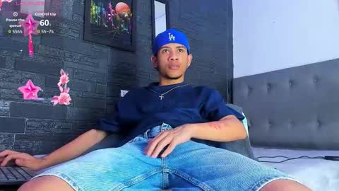 Snapshot of romancartier_ chatting on 10/30/25, 06:37 Roman Cartier online show from 10/30/25, 06:37