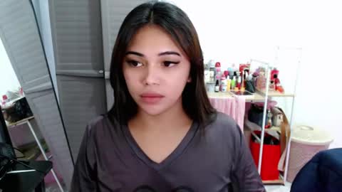 Snapshot of romantic_kath chatting on 04/18/26, 03:43 KATH online show from 04/18/26, 03:43