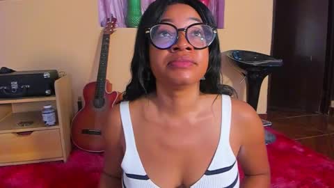 Snapshot of romantic_stargirl chatting on 12/15/24, 06:37 Is A Belle online show from 12/15/24, 06:37