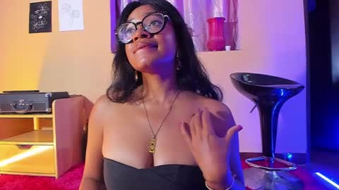 Snapshot of romantic_stargirl chatting on 12/26/24, 02:01 Is A Belle online show from 12/26/24, 02:01