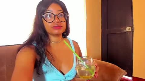 Snapshot of romantic_stargirl chatting on 01/01/25, 02:31 Is A Belle online show from 01/01/25, 02:31