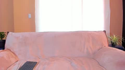 Snapshot of romantic_stargirl chatting on 01/28/25, 12:11 Is A Belle online show from 01/28/25, 12:11