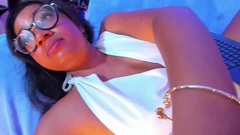 Snapshot of romantic_stargirl chatting on 02/22/25, 02:39 Is A Belle online show from 02/22/25, 02:39