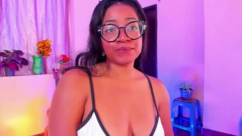 Snapshot of romantic_stargirl chatting on 02/24/25, 03:20 Is A Belle online show from 02/24/25, 03:20