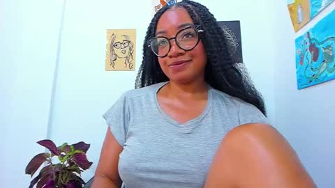 Snapshot of romantic_stargirl chatting on 02/27/25, 03:15 Is A Belle online show from 02/27/25, 03:15