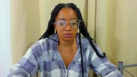 Snapshot of romantic_stargirl chatting on 10/24/25, 02:19 Is A Belle online show from 10/24/25, 02:19