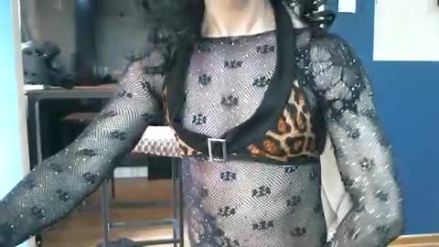 Snapshot of romantico_erotico chatting on 06/07/26, 08:29 romantico_erotico online show from 06/07/26, 08:29